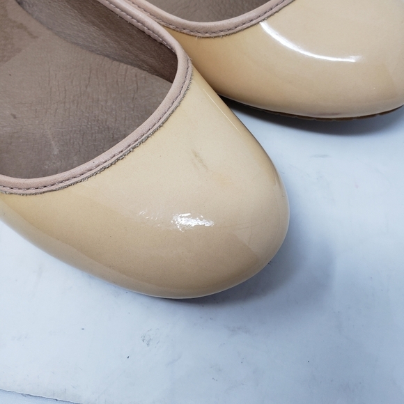 UGG Australia Antora Patent Leather in Nude Flats Size 7 - Picture 10 of 12